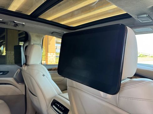 Used 2021 Cadillac Escalade Sport Platinum image 28