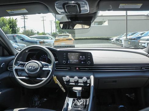 Certified 2023 Hyundai Elantra SE FWD image 16