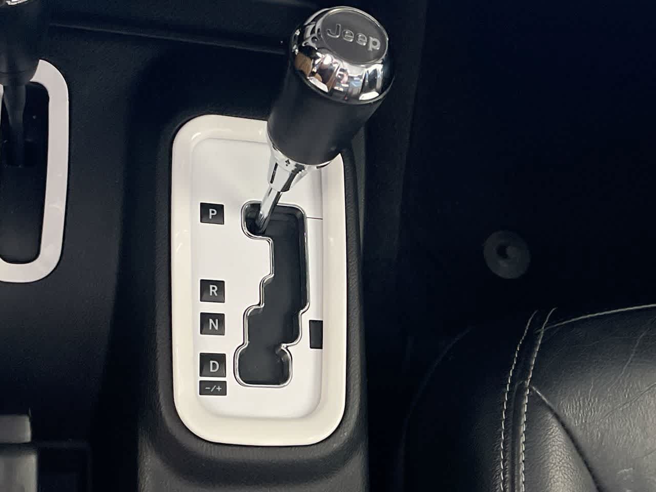 Used 2016 Jeep Wrangler Unlimited Sahara AWD/4WD image 20