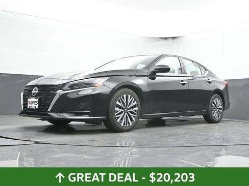 Used 2025 Nissan Altima 2.5 SV FWD image 48