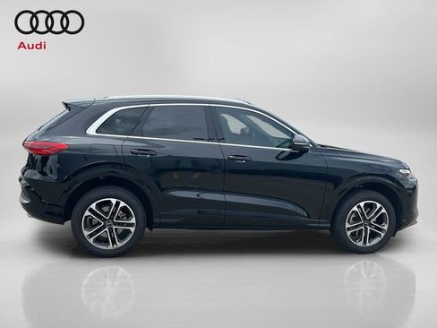 Used 2025 Audi Q5 Premium w/ 19" Wheel Package AWD/4WD image 8