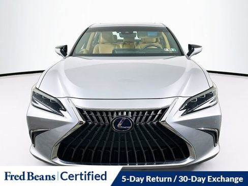 Used 2022 Lexus ES 300h Ultra Luxury image 2