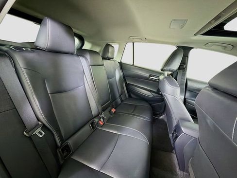 Used 2024 Toyota Corolla Cross XLE w/ Convenience Package FWD image 29