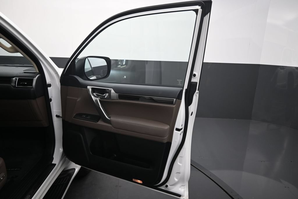 Used 2023 Lexus GX 460 Premium w/ Premium Package AWD/4WD image 19