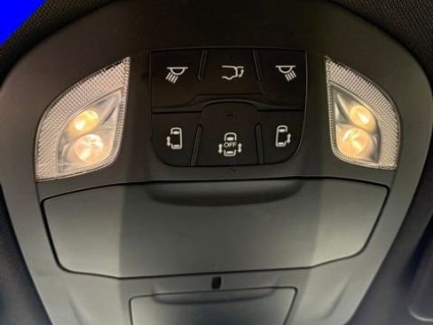 Used 2025 Chrysler Pacifica Select FWD image 24