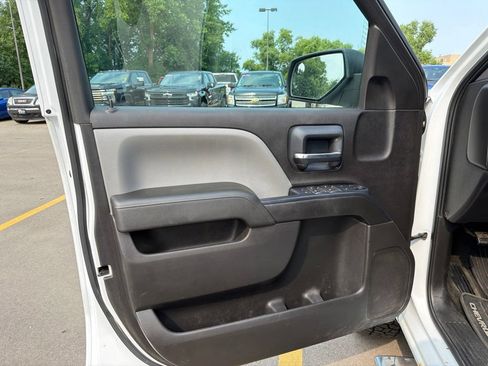 Used 2016 Chevrolet Silverado 1500 Custom w/ Custom Convenience Package AWD/4WD image 13