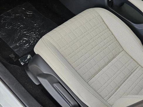 New 2026 Honda HR-V LX image 4