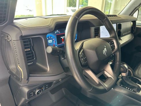 Certified 2025 Ford Bronco Badlands AWD/4WD image 18