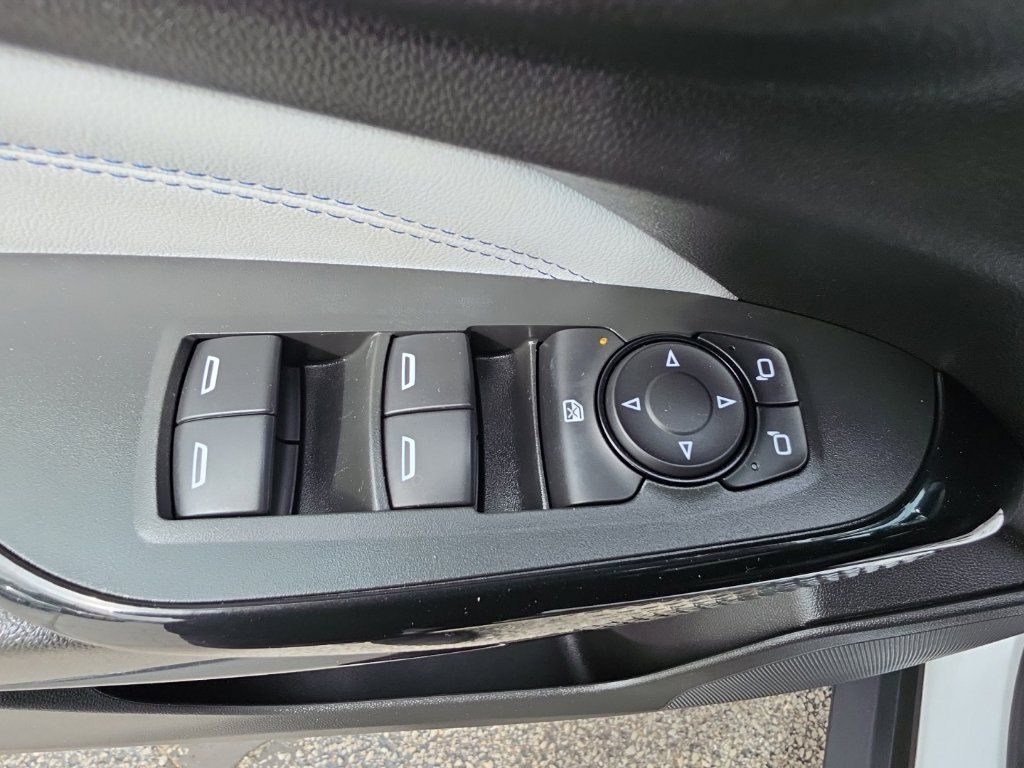 Certified 2024 Chevrolet Trax LT w/ Driver Confidence Package FWD image 21
