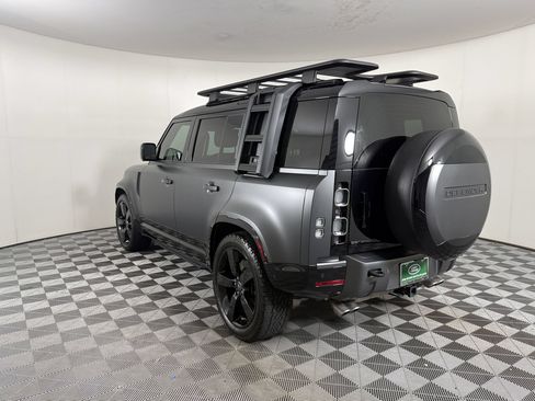 Used 2025 Land Rover Defender 110 V8 AWD/4WD image 3