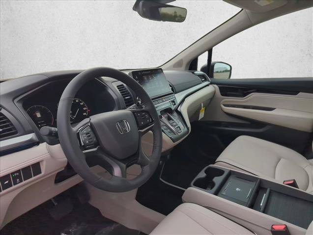 New 2026 Honda Odyssey Touring image 3