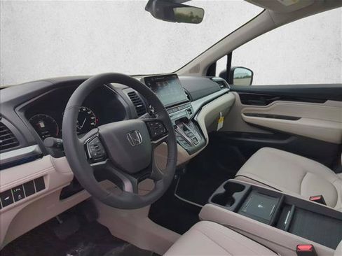 New 2026 Honda Odyssey Touring image 3