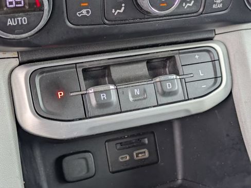 Used 2023 GMC Acadia SLT FWD image 24