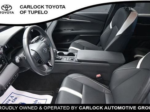 Used 2025 Toyota Camry SE w/ Multimedia Upgrade Package FWD image 11
