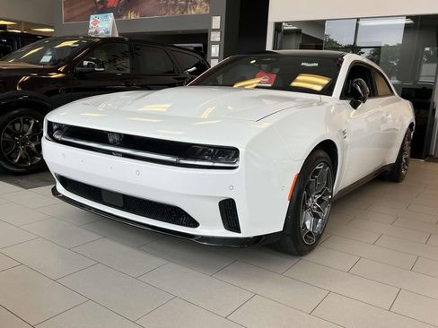 New 2024 Dodge Charger R/T w/ Plus Group image 2