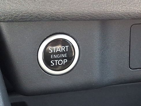 Used 2022 Nissan Rogue SV AWD/4WD image 26