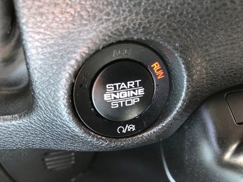 Used 2021 Dodge Durango AWD image 27