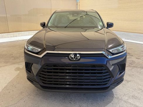 Used 2024 Toyota Grand Highlander FWD image 4