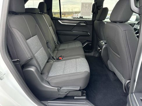 Used 2025 GMC Acadia Elevation image 19