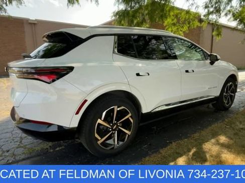 Certified 2024 Chevrolet Equinox EV LT FWD image 8