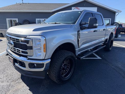 Used 2023 Ford F250 XLT AWD/4WD image 1