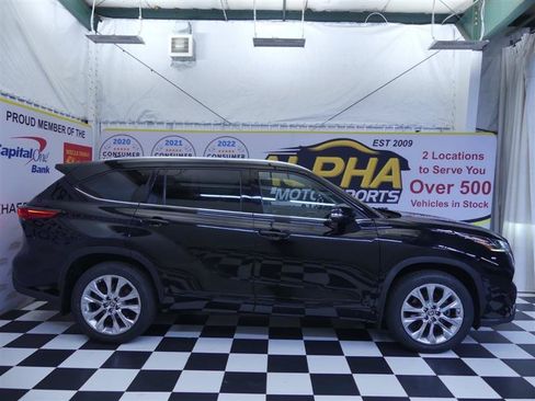 Used 2020 Toyota Highlander Limited AWD/4WD image 29