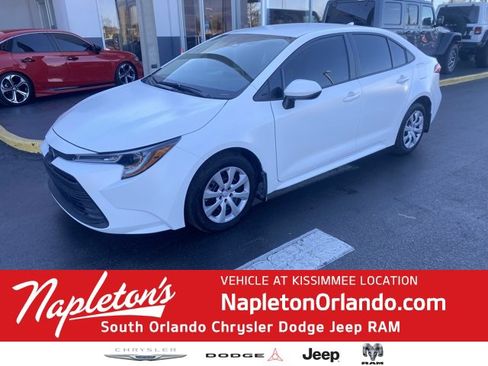Used 2024 Toyota Corolla LE image 1