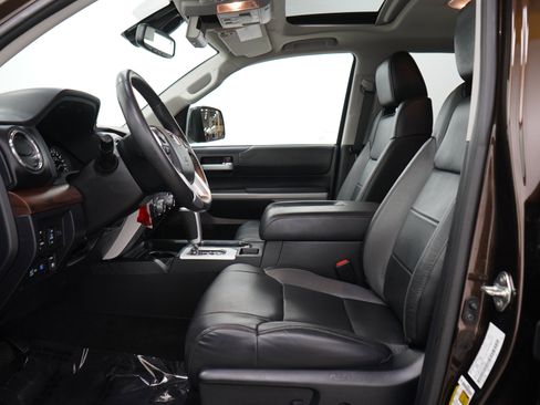 Used 2018 Toyota Tundra Limited w/ Limited Premium Package AWD/4WD image 24