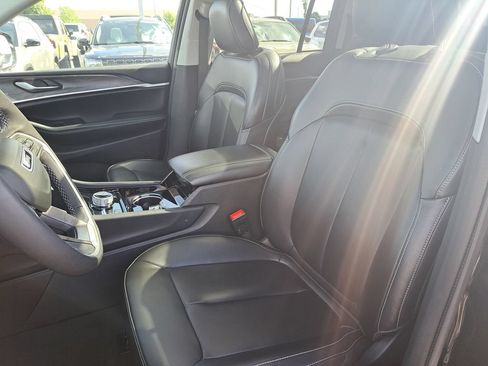 Used 2023 Jeep Grand Cherokee 4WD 4xe image 25