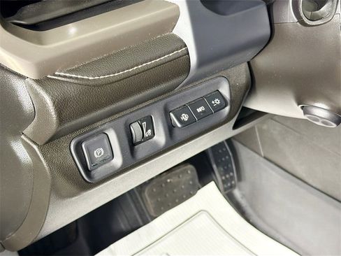 Used 2023 GMC Acadia Denali image 10