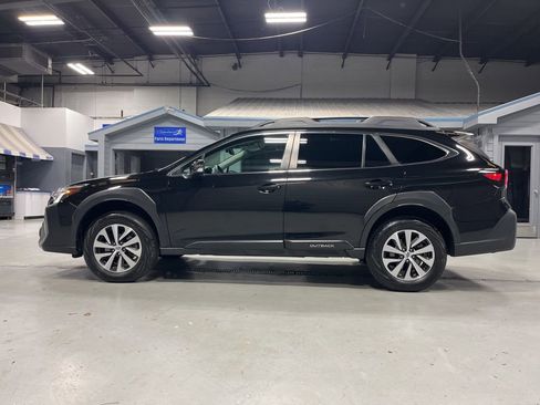 Used 2024 Subaru Outback Premium image 5