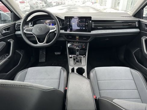 Certified 2025 Volkswagen Jetta SE image 26