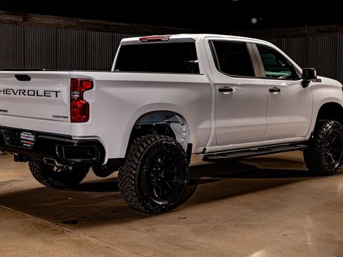 Used 2025 Chevrolet Silverado 1500 Custom Trail Boss w/ LPO, Dark Essentials Package image 10