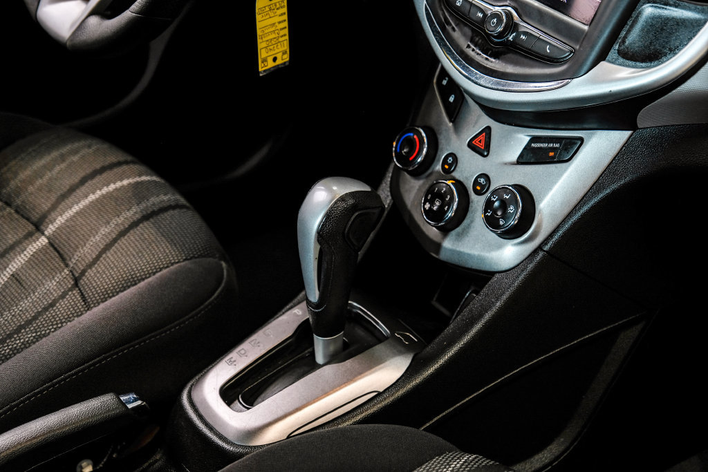 Used 2020 Chevrolet Sonic LT FWD image 26