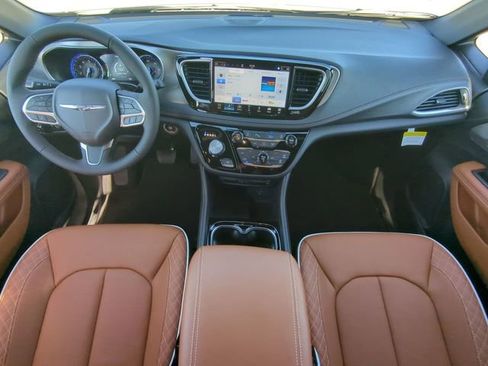 New 2026 Chrysler Pacifica Pinnacle w/ Trailer Tow Group image 20