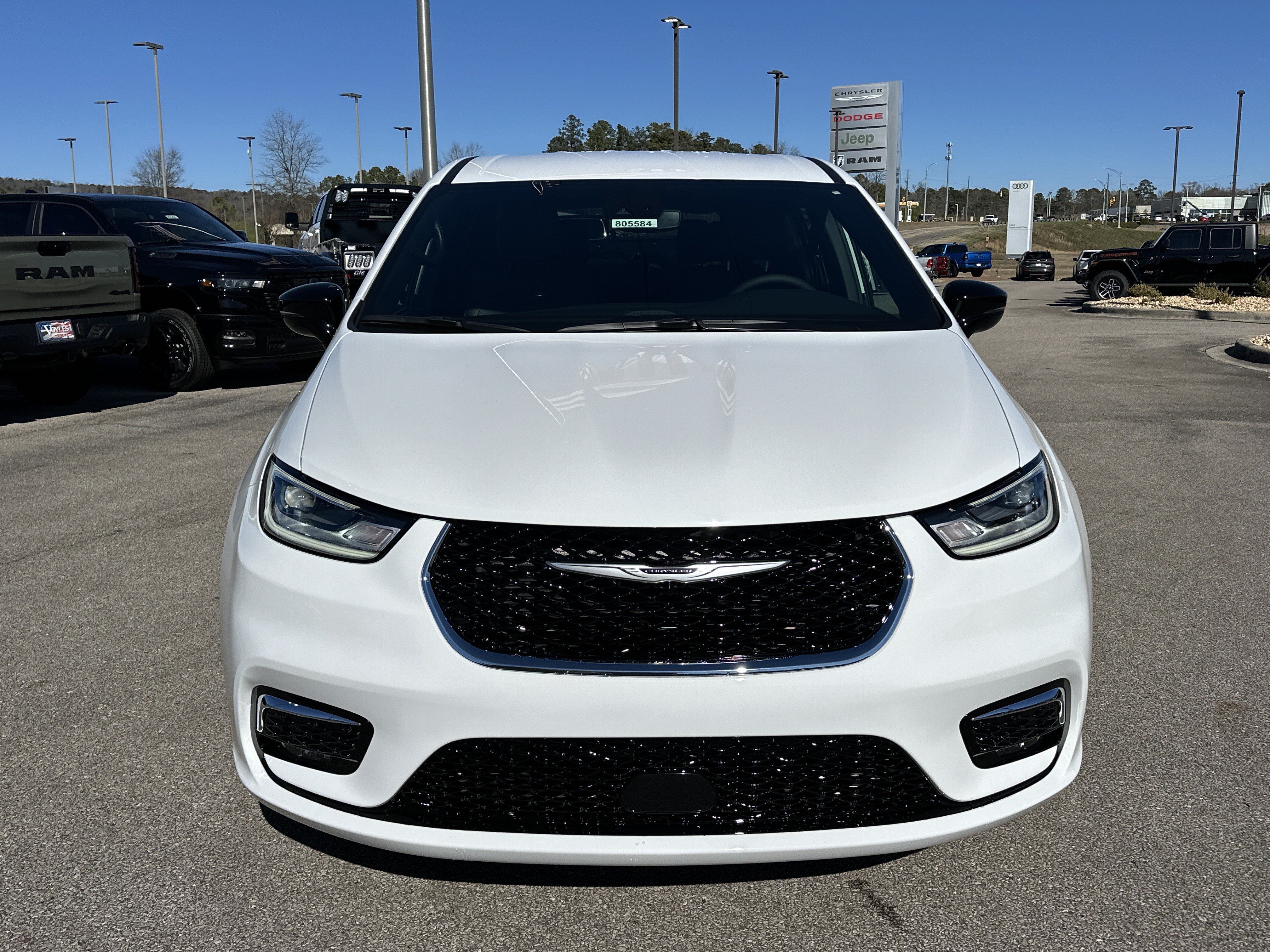 New 2026 Chrysler Pacifica Select FWD image 2