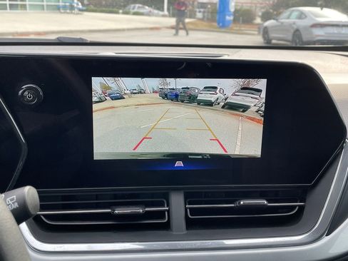 Used 2024 Chevrolet Trax LT image 36