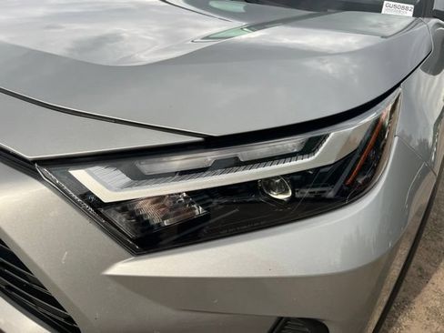 Used 2025 Toyota RAV4 XLE FWD image 9