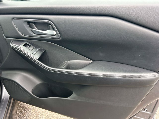 Certified 2025 Nissan Rogue SV AWD/4WD image 23