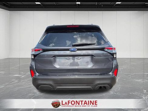 Used 2025 Subaru Forester Premium AWD/4WD image 4