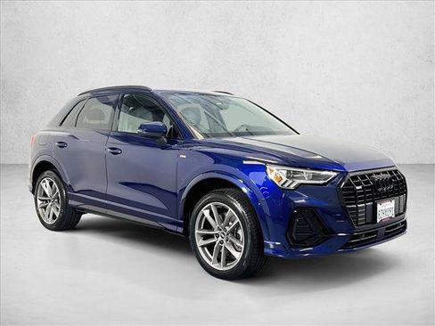 Used 2022 Audi Q3 2.0T Premium Plus w/ Premium Plus Package AWD/4WD image 7