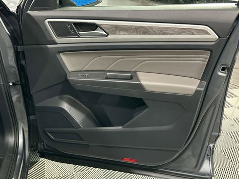 Used 2022 Volkswagen Atlas Cross Sport SE image 36