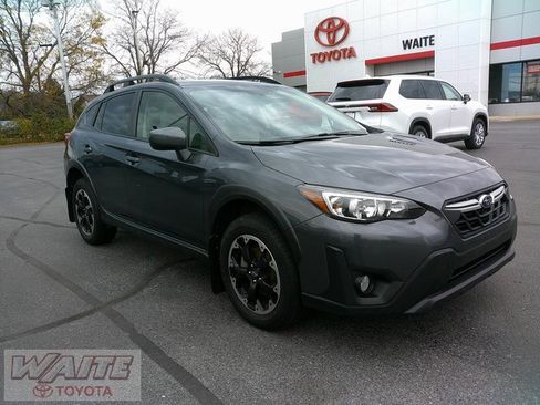 Used 2022 Subaru Crosstrek 2.0i Premium w/ Moonroof Package image 1