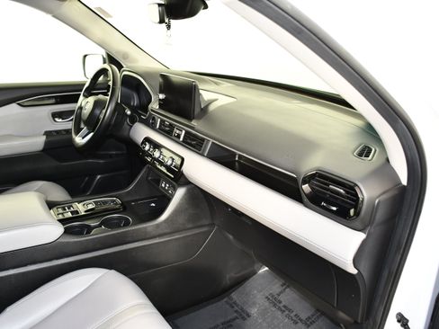 Used 2025 Honda Pilot EX-L image 42