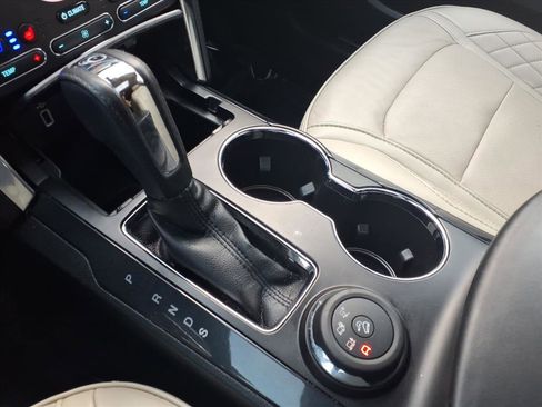 Used 2017 Ford Explorer Platinum image 21