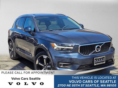Used 2021 Volvo XC40 T5 Momentum w/ Premium Package AWD/4WD image 1