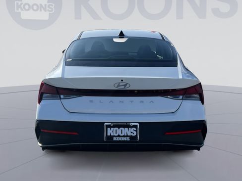 Used 2024 Hyundai Elantra SEL image 5