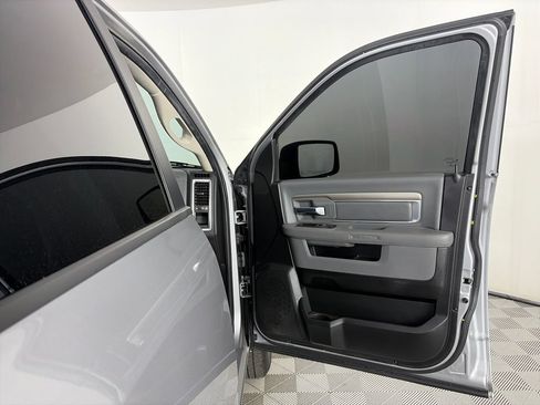 Used 2019 RAM 1500 Big Horn RWD image 29