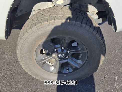 Used 2021 Toyota Tacoma SR5 RWD image 10