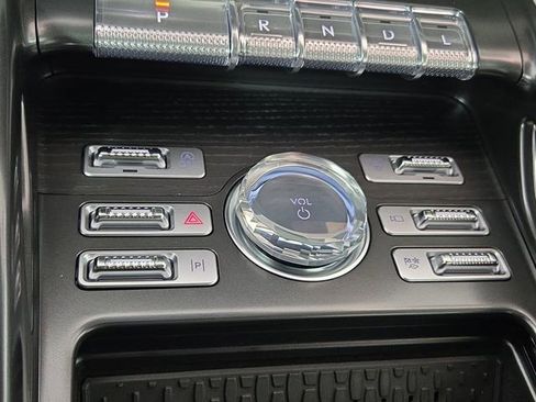 Used 2026 Lincoln Nautilus Reserve AWD/4WD image 22